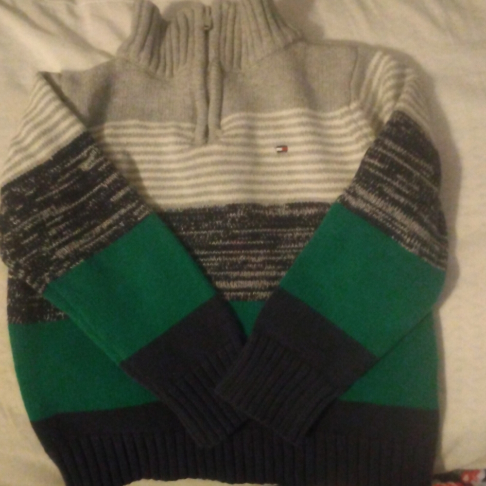 Tommy Hilfiger toddler sweater size 3T